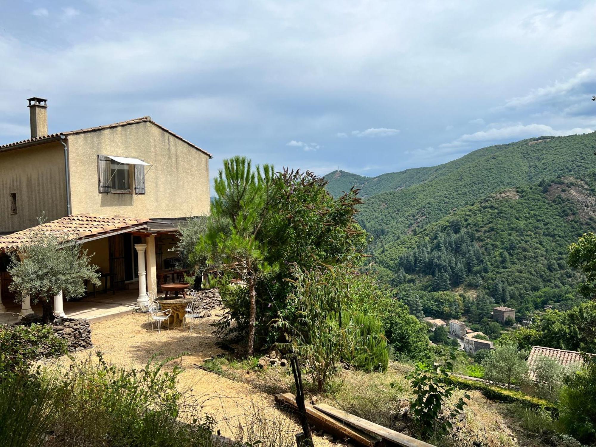 Les Magnels Bed & Breakfast Valleraugue Exterior photo